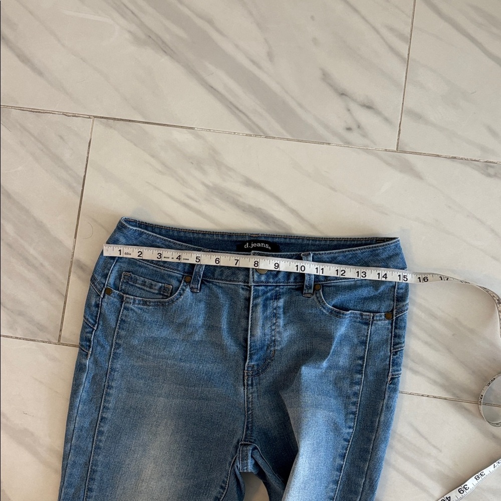 d. jeans Light Blue Denim Jeans. stretches - Picture 8 of 9